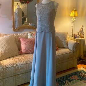 JKNRA Gown